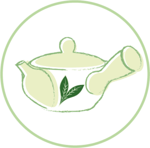 Pictogramme d'une théière japonaise Kyusu avec un manche sur le côté droit. Elle est de deux tonnalités vertes (claire et foncée) sur un fond blanc. Un cercle vert clair l'entoure. Ce pictiogramme représente les ateliers : "Thé Merveiller de la feuilles de thé à la tasse"